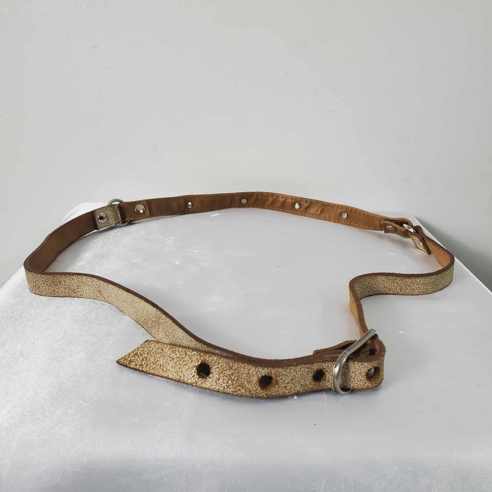 Vintage Distressed Women's Belt Flower  Details